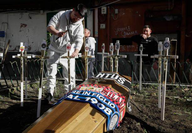 开云集团官网-【现场】夺冠庆典变闹剧，那不勒斯的庆祝才刚开始！